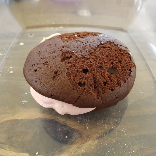 chocolate cotton candy whoopie pie!